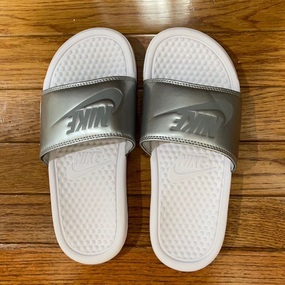 Nike kids slides